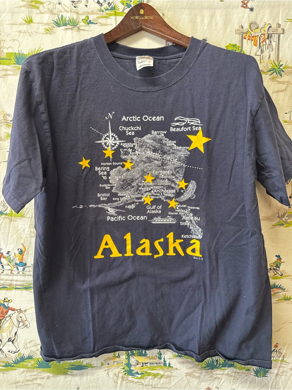 Vintage Alaska Graphic T-Shirt - Navy with Yellow Print size large